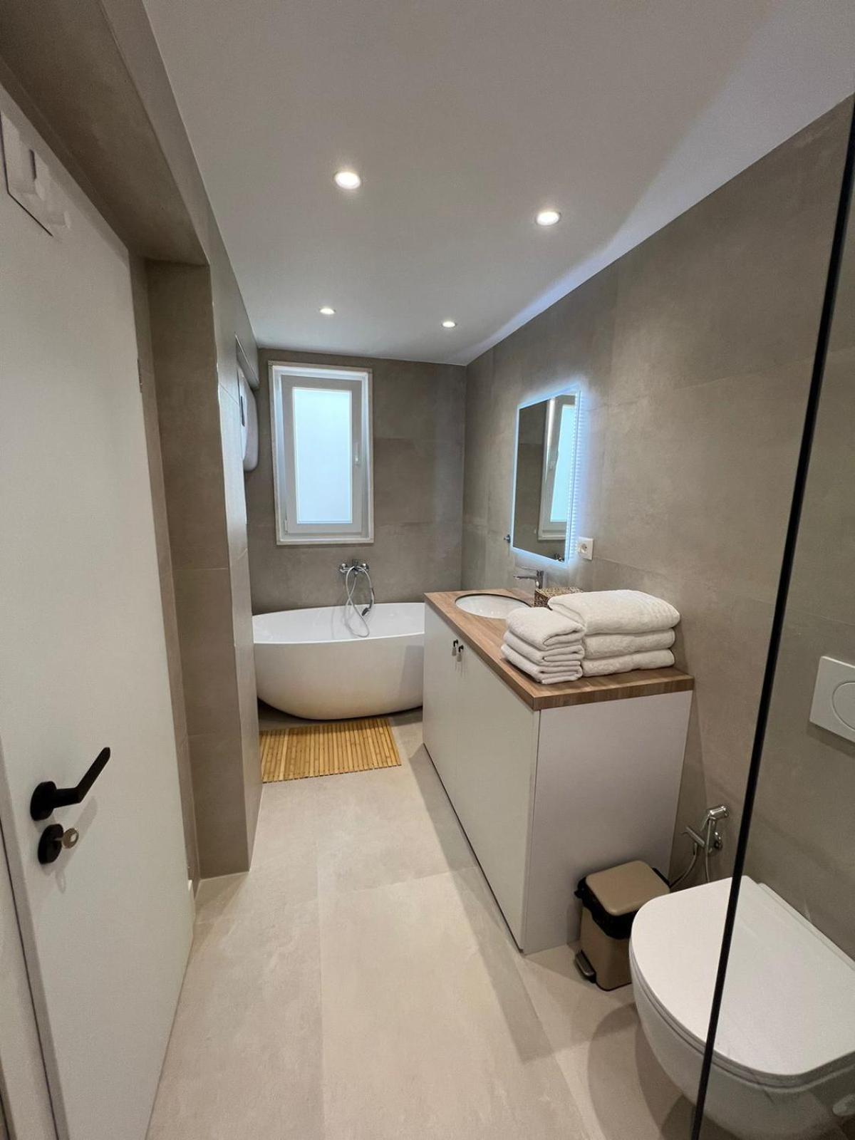 Anna'S Blloku Apartment Тирана Екстериор снимка