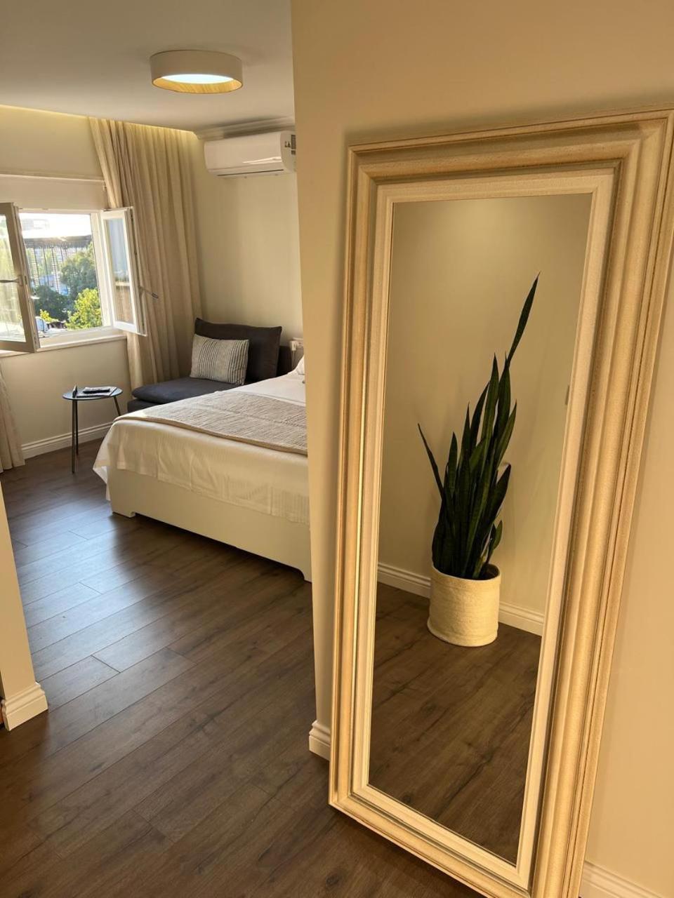 Anna'S Blloku Apartment Тирана Екстериор снимка